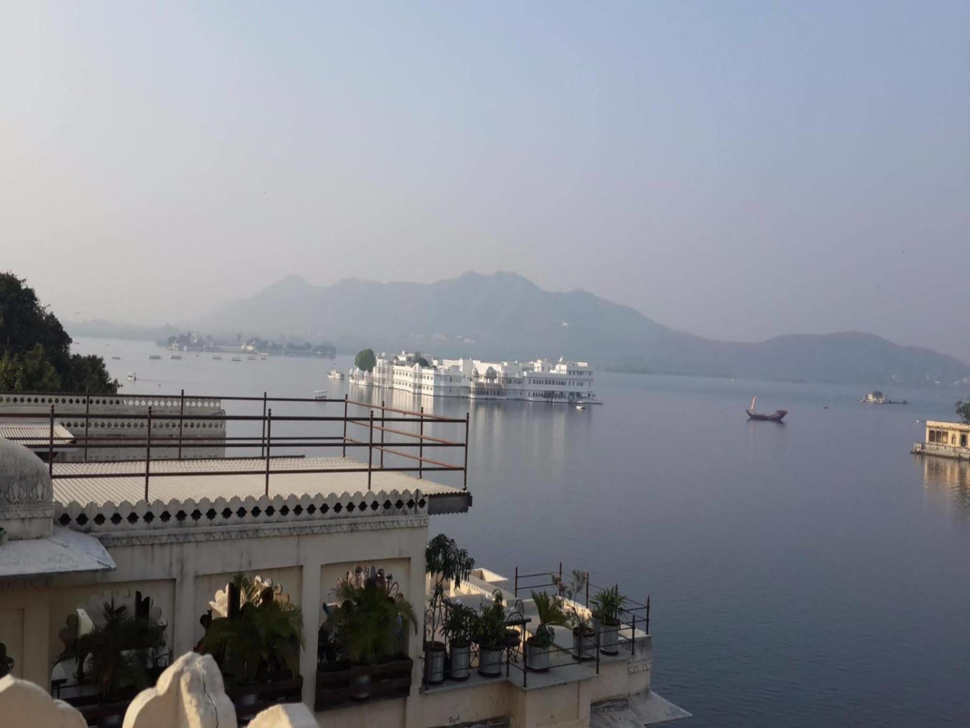 Aashiya Haveli Hotel Udaipur Buitenkant foto